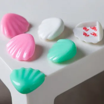 

2 pcs/lot baby/ Infant Silicone Crash Protection Luminous Child Safety Crash Hook