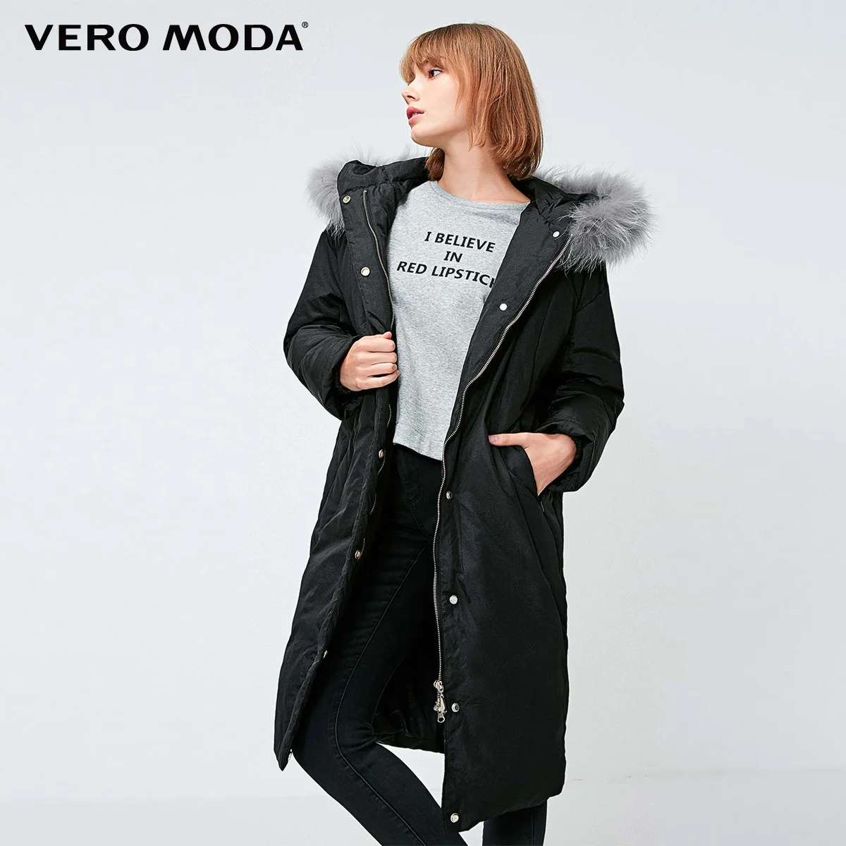 Vero Moda Женская куртка-пуховик средней длины с капюшоном из меха енота, 90% утиного пуха | 318412543 - Цвет: Black