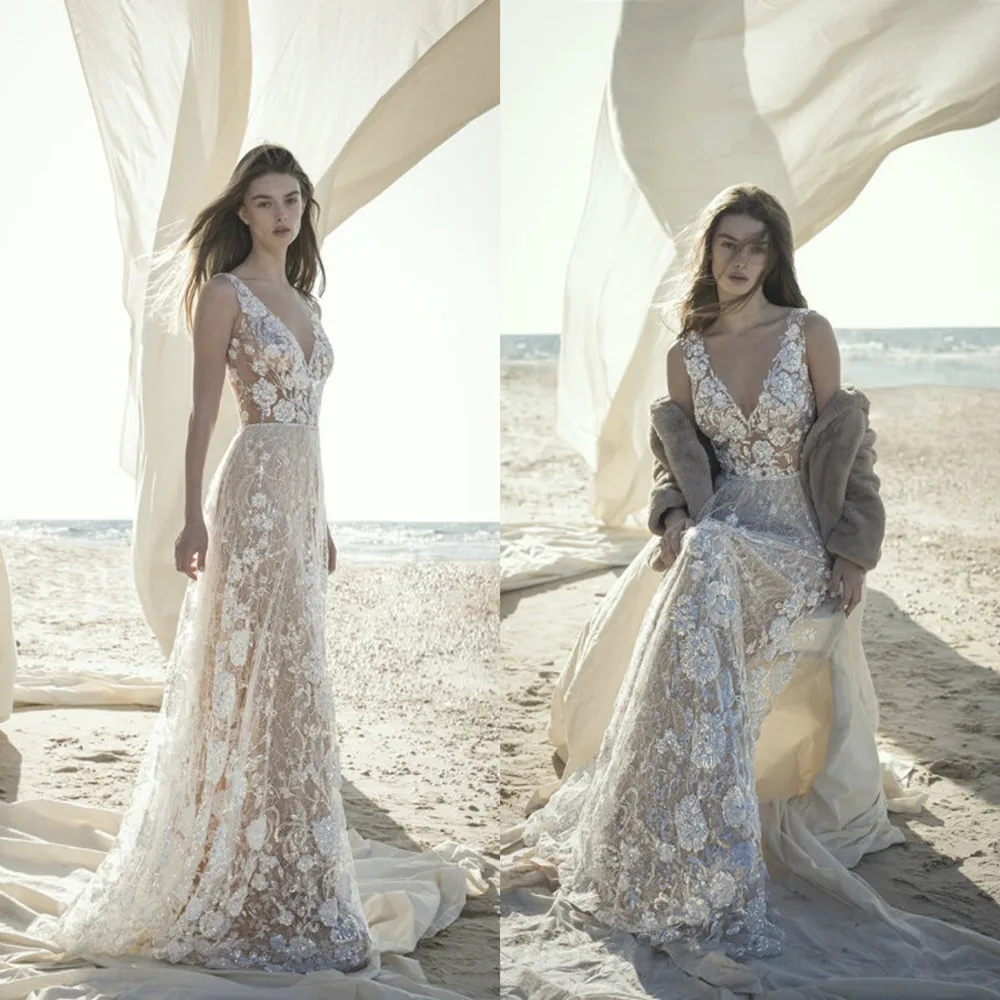 

Свадебное платье с V-образным вырезом, блестками и шлейфом