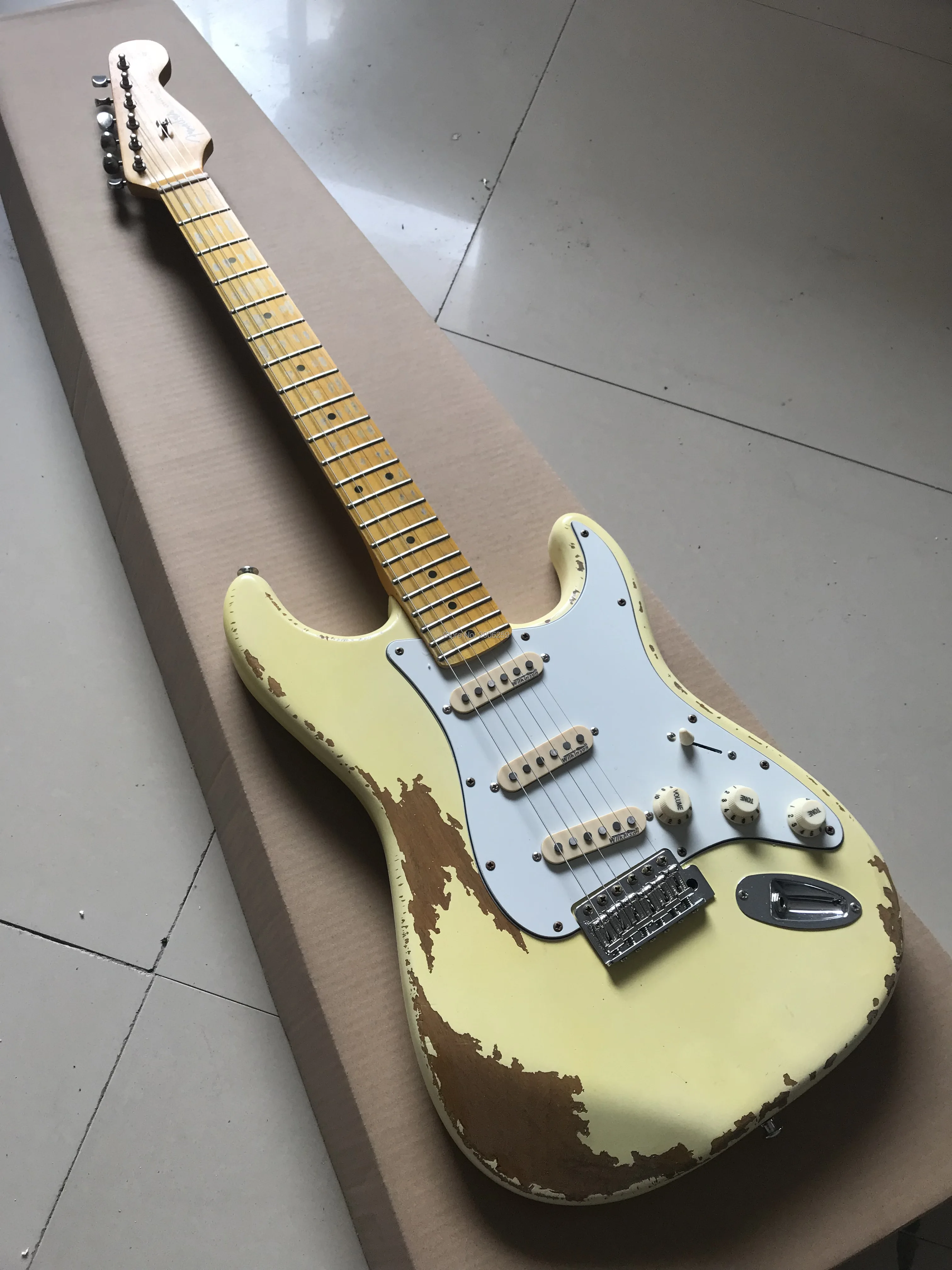 Hot Sale Aged Relic Cream Guitar, Korea Wilkson Pickups,tuner Knobs