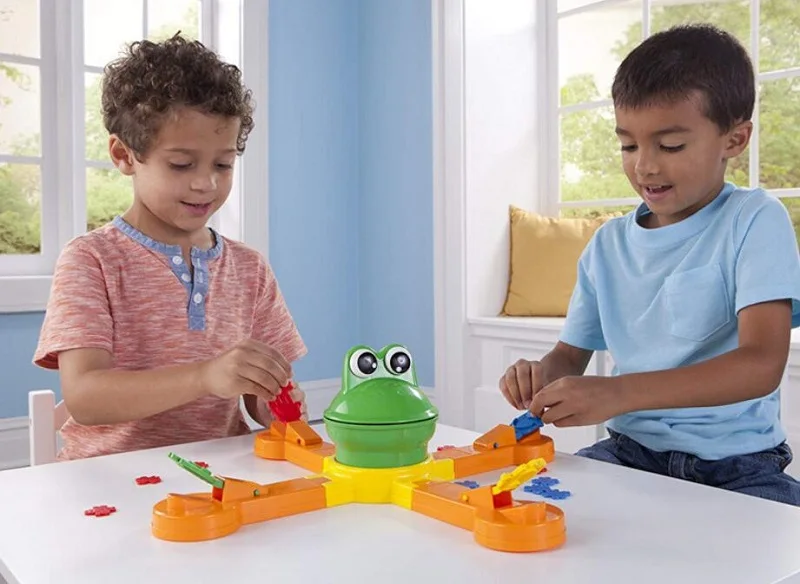 Funny Feeding frogs to eat biscuits kid's manual educational electric toys Family Party Game