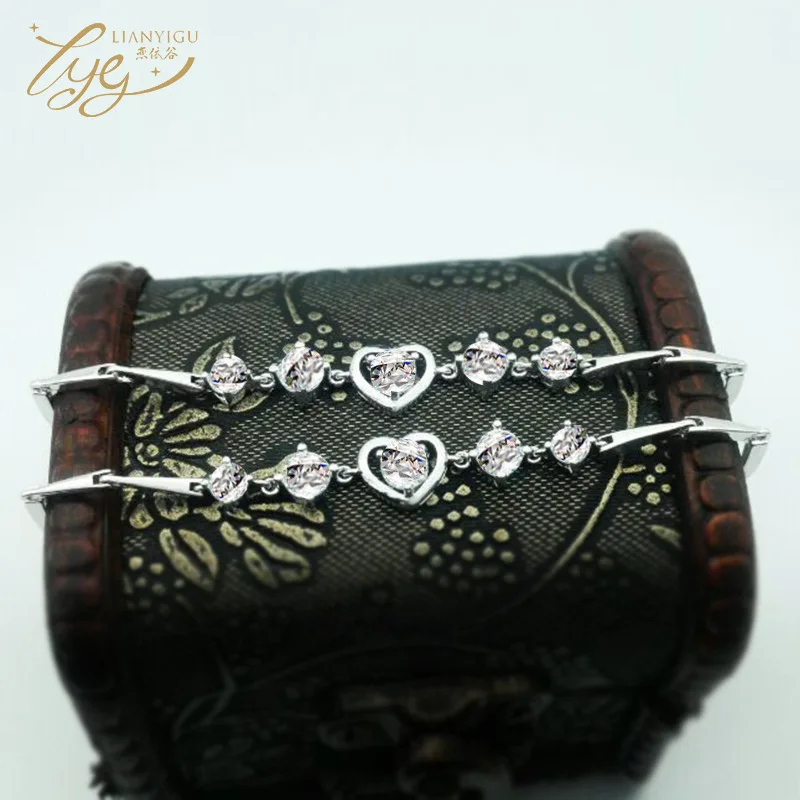 

S925 Fine Silver Zircon Hand Jewelry Women's Simple Korean-style Fashion Bracelet Top Grade Heart Shape Design