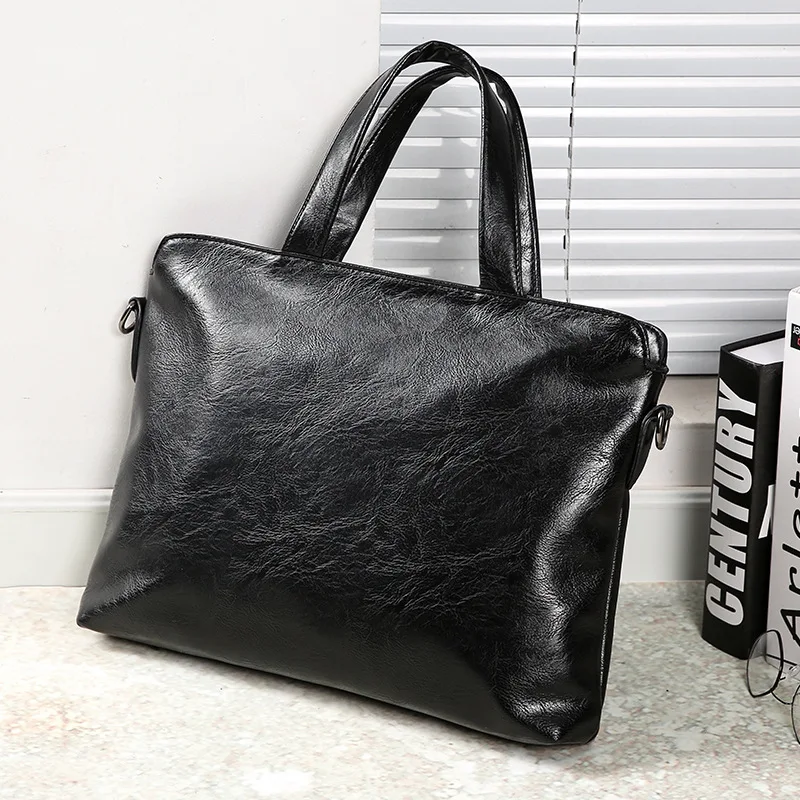 

The new leisure is simple, the men's bag has a single shoulder