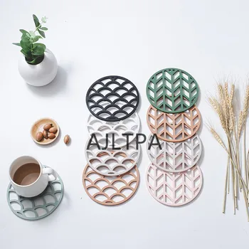

100pcs/lot Round Coaster Plastic Pads Insulation Table Placemat Non-slip Mats Western Mat Kitchen Accessories Decoration CT0309