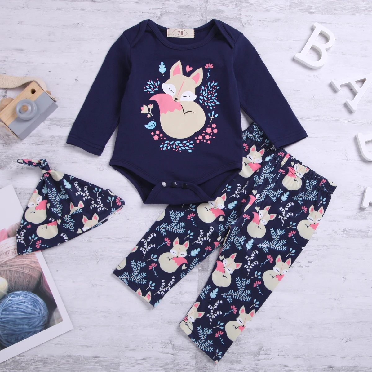 Хлопковый комбинезон с длинными рукавами для новорожденных девочек, штаны, шапка, комплект из 3 предметов, одежда для маленьких детей с милым принтом лисы