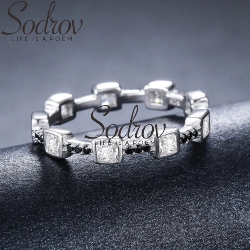 Женское кольцо из серебра 925 пробы с черной шпинелью|Кольца| |