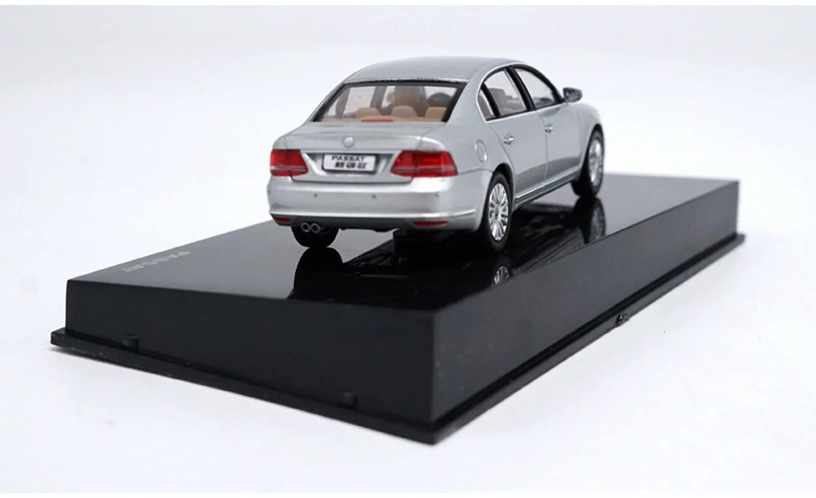 1/43 VW Volkswagen PASSAT V6 B5.5 серебряные литые под давлением автомобильные модельные игрушки, коллекционные