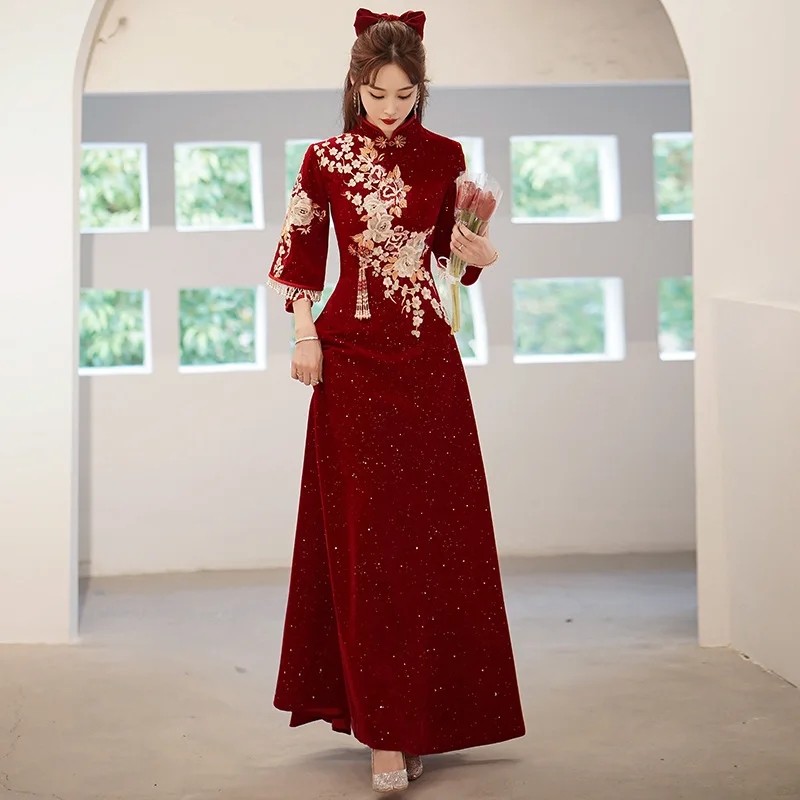 

Velvet Winter Chinese Style Lady Cheongsam Long Tight Applique Pendant Elegant Dress Vintage Red Bride Wedding Fine Flash Qipao
