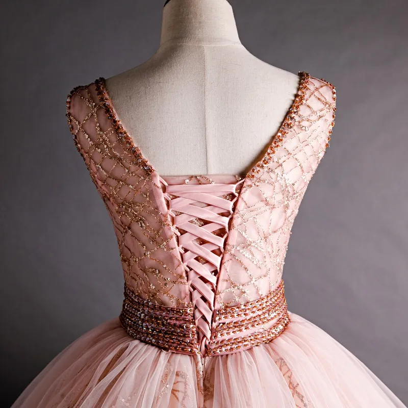 Quinceanera Dresses Luxury Deading Bling Bling Sequins Sleeveless V-neck Party Prom Ball Gown Vintage