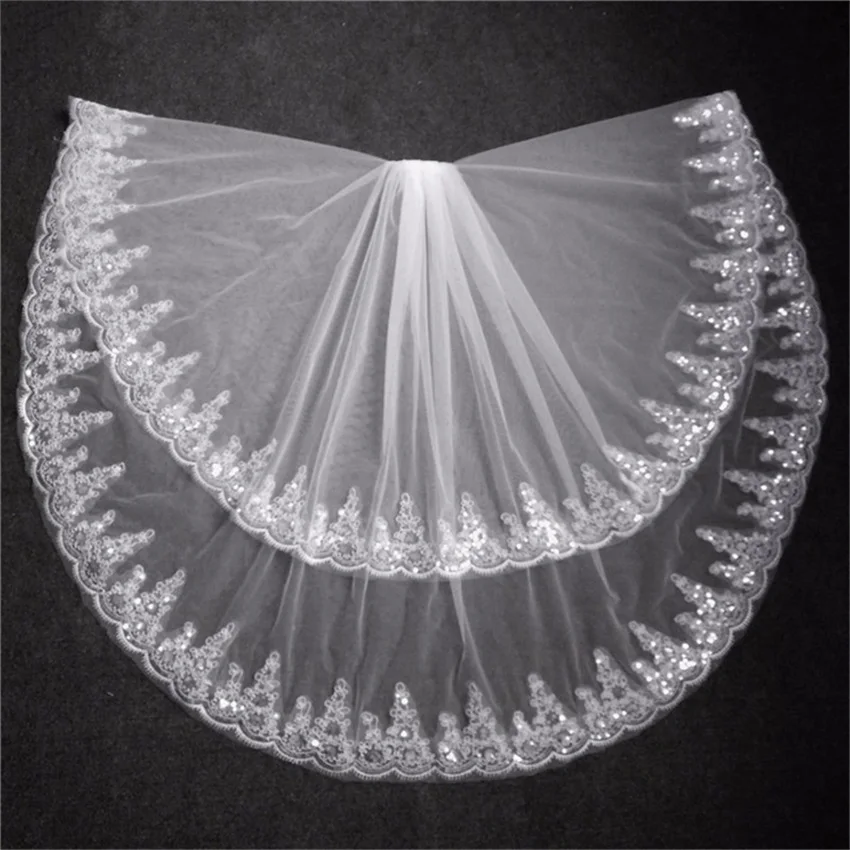 

NUOXIFANG Bridal Veil Short With Comb Lace Appliqued Edge Tulle Bridal Veil Two Layer Elbow Length Wedding Accessories 2019