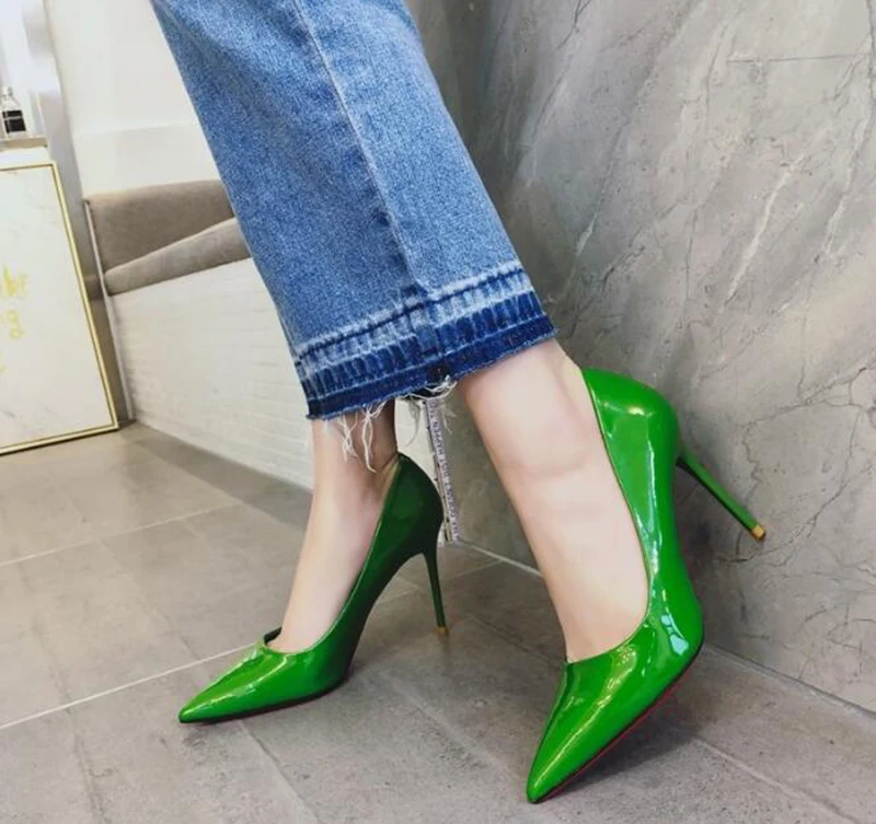 Зеленая обувь для женщин; scarpin; элегантные туфли на высоком каблуке; цвет желтый; острый носок; Размеры 4, 34; туфли-лодочки из лакированной кожи; коллекция года; туфли на шпильке; Winkle Picker