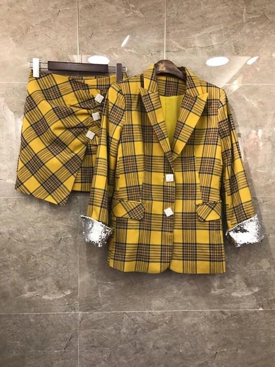 

2019 Early autumn new women's suit collar checked long sleeve suit jacket + Half skirt checked suit 802