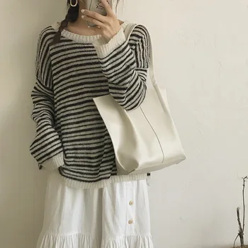 

Bag Female Vintage Bulk Package 2020 New Style chao wang Red Versatile INS tuo te bao Casual Rucksack Large Bag