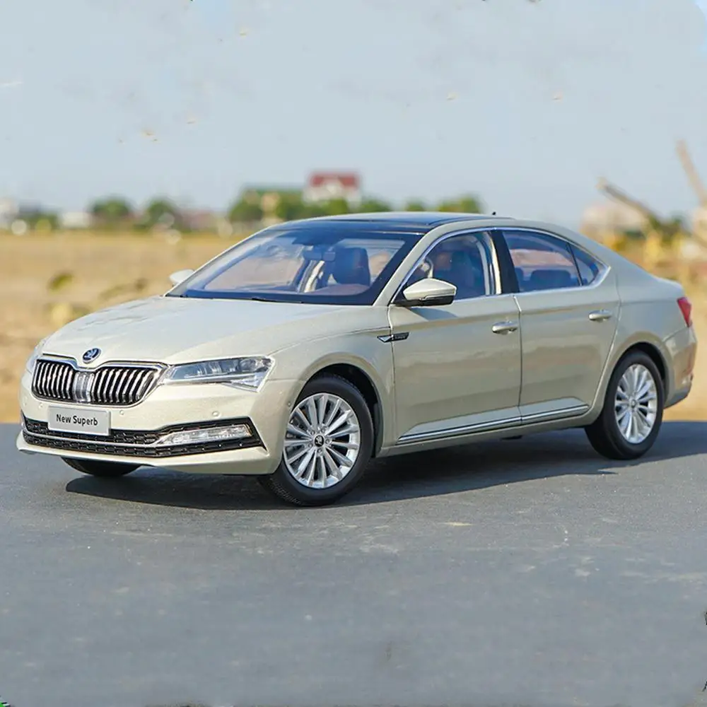 1/18 VW Volkswagen Skoda SUPERB 2020 Gold DieCast Car Model Toy Collection | Игрушки и хобби