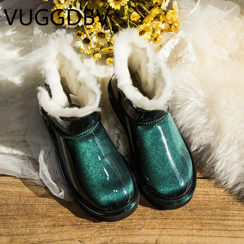 

Snow boots women Sheepskin one short tube 2019 new patent leather waterproof boots winter plus velvet crystal buckle
