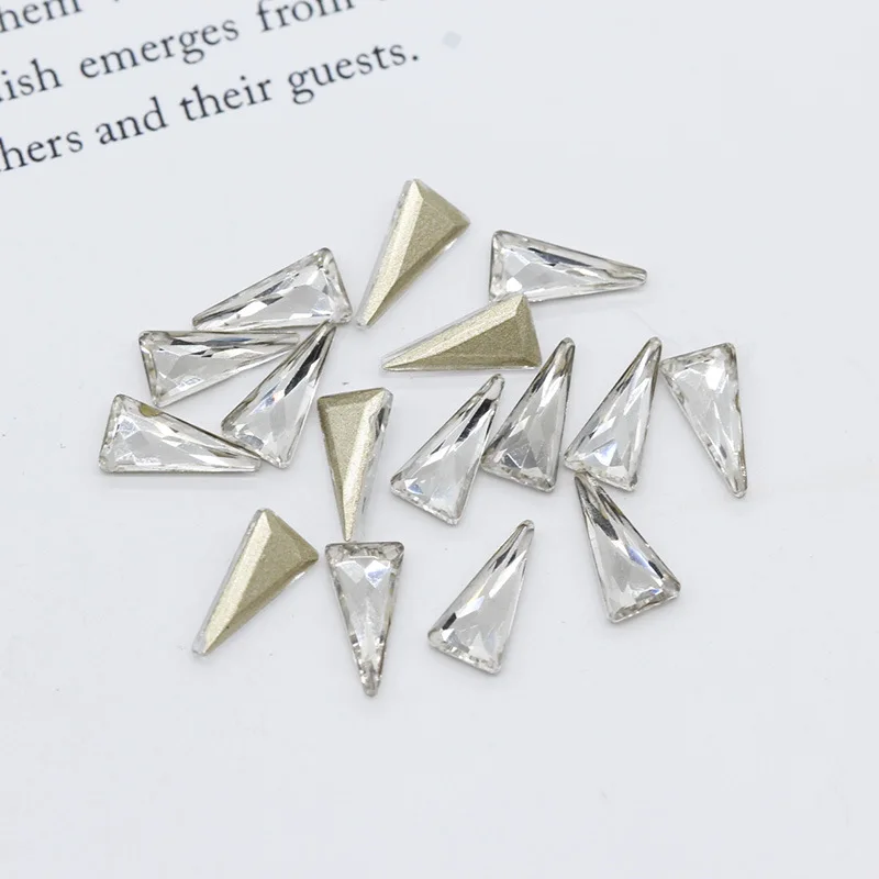 Lamemoria 10pcs Triangle Rhinestones 3D Nail Art Charms AB Color Flame Rhinestone Gold Bottom Gems Holo Nail Decoration Manicure - Цвет: White 10pcs