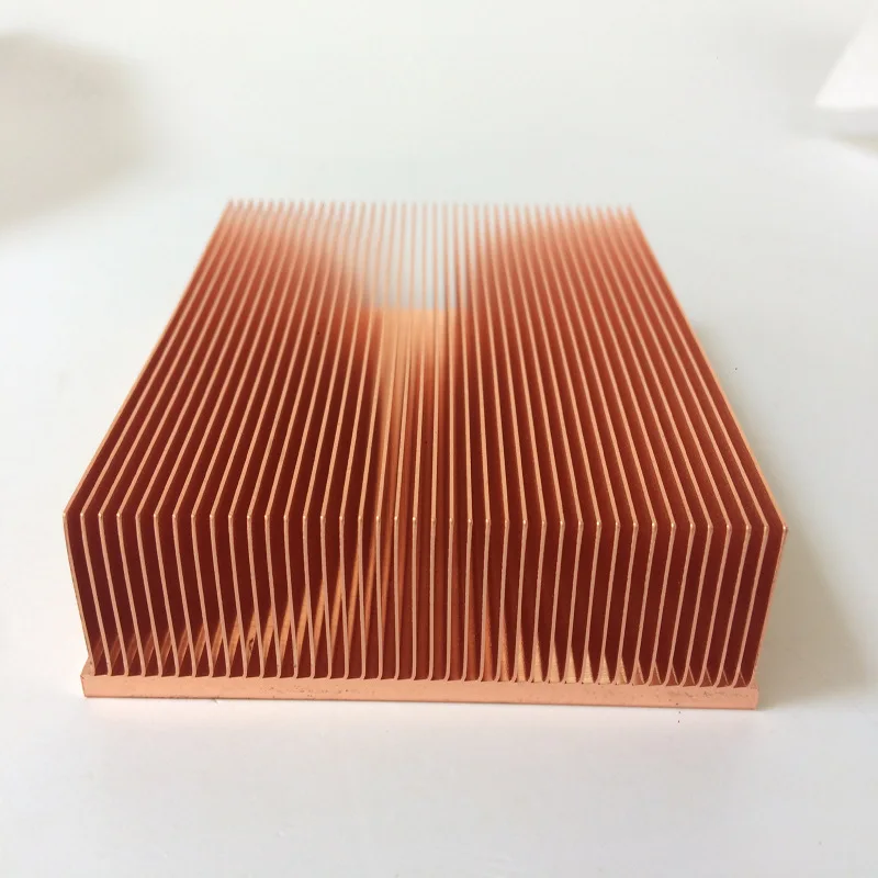 純銅ヒートシンク 40 × 40 × 10 ミリメートルスカイビングフィン