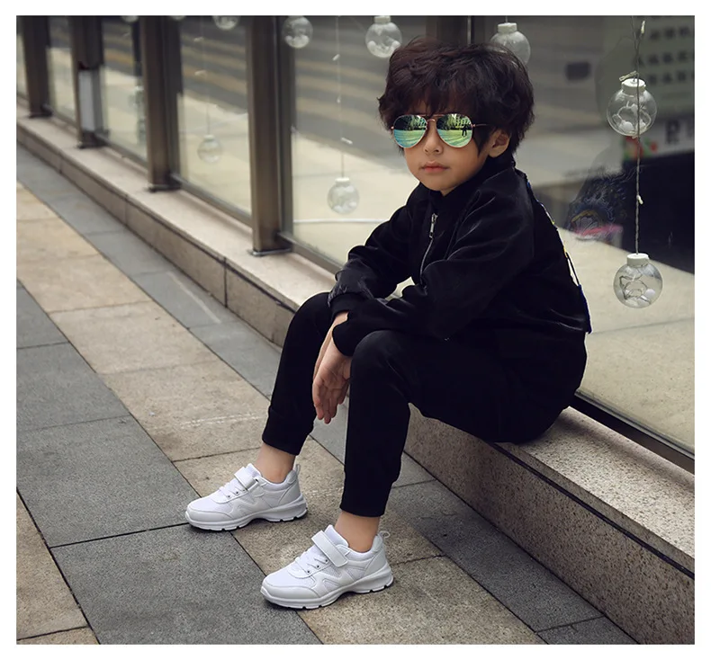 Новинка года; сезон весна-лето; дышащие сетчатые Детские кроссовки; маленькие белые туфли для девочек; обувь для выступлений в кампусе