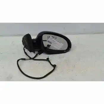 

LEFT REARVIEW VOLKSWAGEN JETTA (1K2)