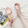 Сланцы женские на мягкой подошве, пляжные шлепанцы, летние сандалии, плоская подошва, модные тапочки ► Фото 2/6