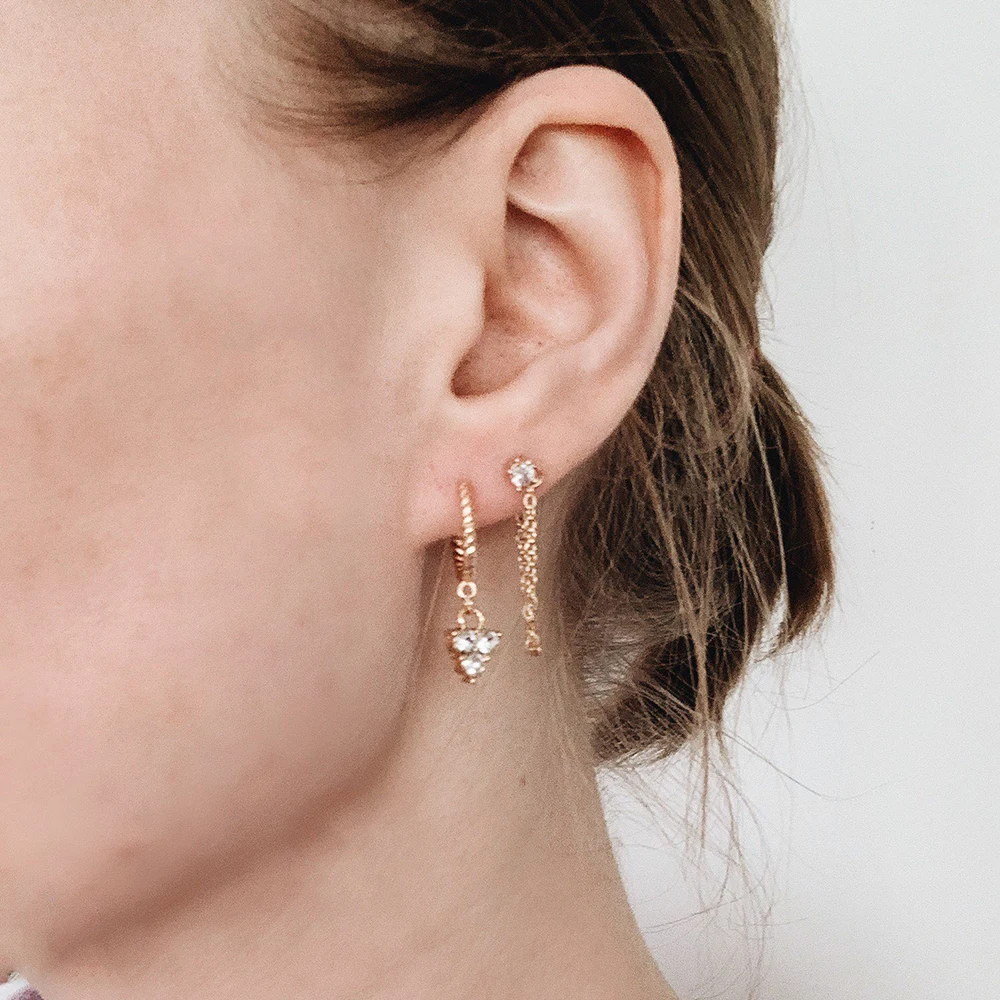 Sibilia Hug earrings MDオシャレなハンドクラフトピアス DualismLongEarringsSilver.jpg?