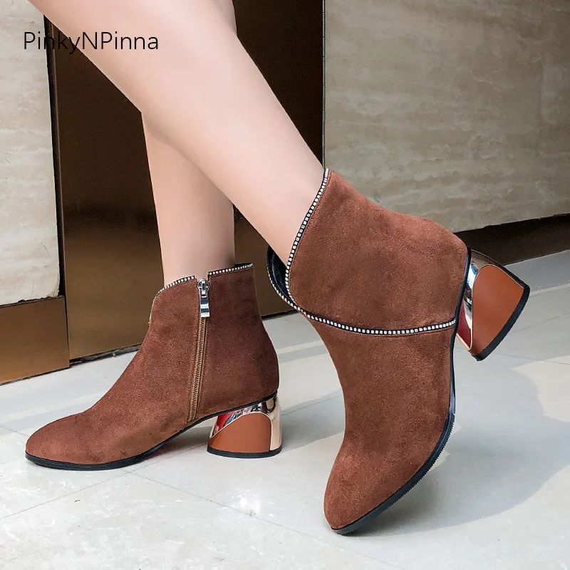 Элегантные женские зимние ботинки из мягкого флока с плюшевой подкладкой, с круглым каблуком, с Красной металлической подошвой, с бусинами, короткие ботиночки, Женская офисная обувь