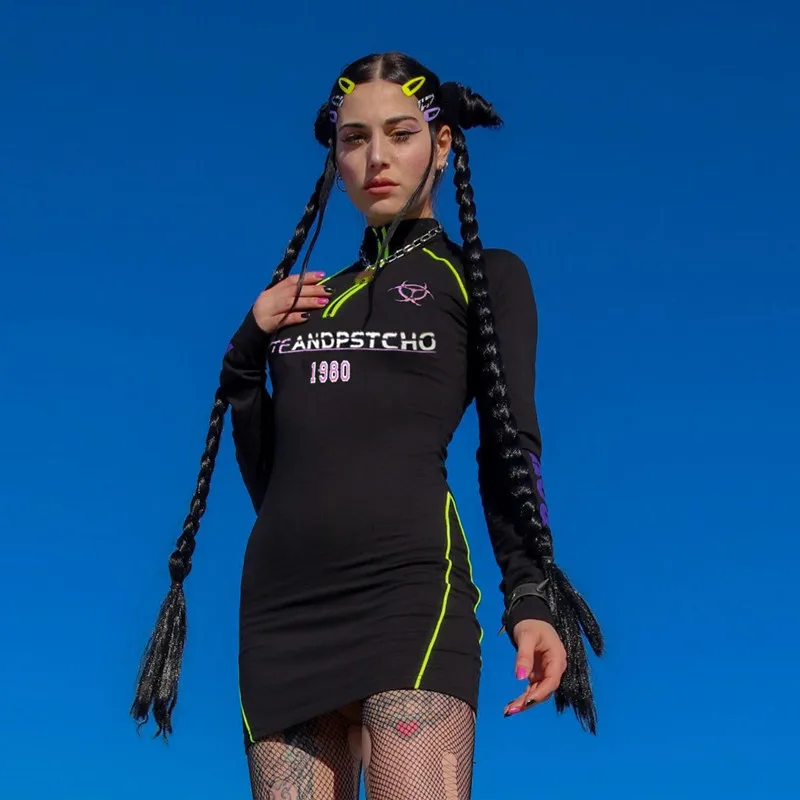 Ceny Sweetown drukuj kontrast kolor z długim rękawem sukienka jesień zima 2019 Gothic Rave tkaniny zamek sukienki z golfem kobieta Party noc