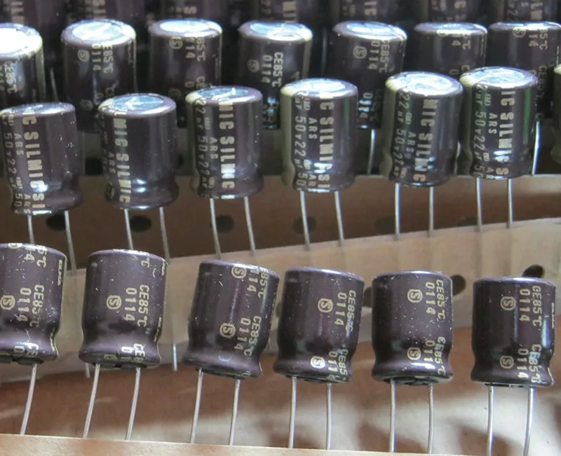 30 шт. ELNA Япония 22UF50v SILMIC серии Емкость