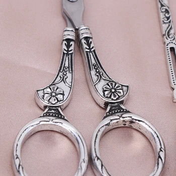 

1 Set Vintage Embroidery Scissor Needle Case Sewing Thimble Awl Needlework Tools