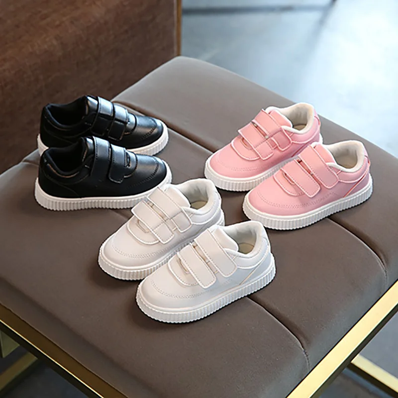 Sapatos de Couro Sapatos de Escola Crianças Tênis Meninos Sapatos Meninas Formadores Branco Preto Rosa Casuais Sola Flexível Moda 52 High Quality Mamãe e Bebê