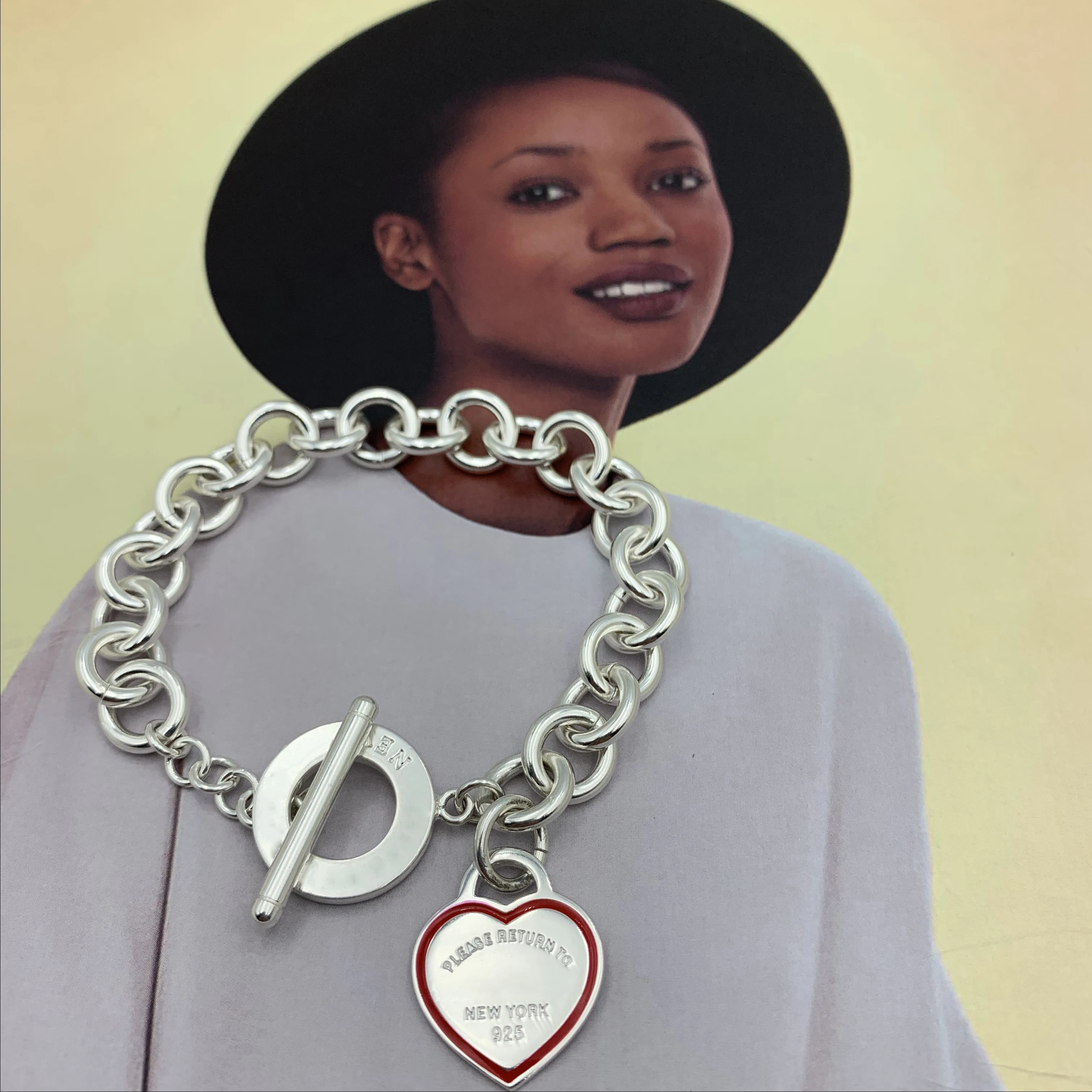 

SHINETUNG 100% S925 Sterling Silver Circle Clavicle Chain Heart Tag Red Bracelet Women's Logo Exquisite High-end Jewelry
