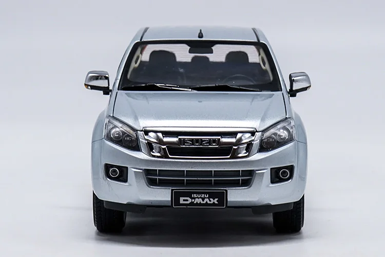 Авторизованный подлинный 1:18 Isuzu D-MAX пикап Модель литья под давлением игрушечный грузовик модель для Рождественский подарок