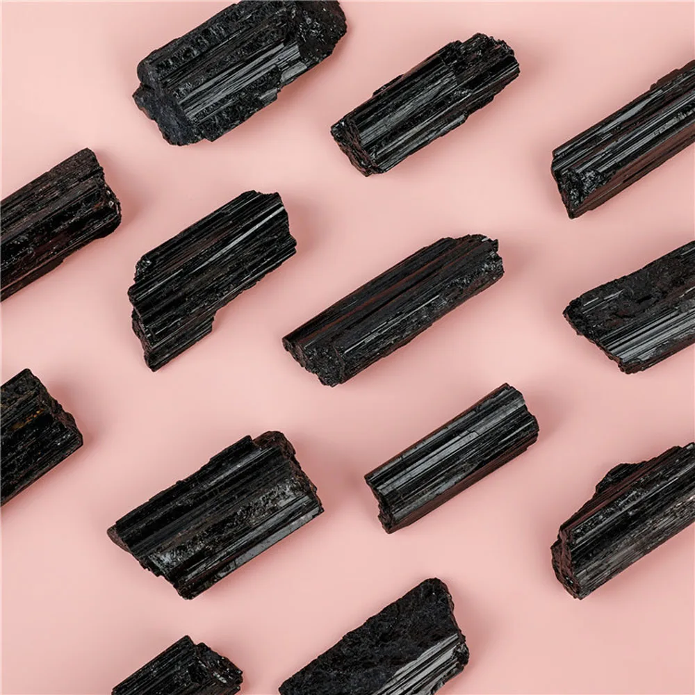 Рисунок 5 - Асимметричное сырье из натурального черного турмалина