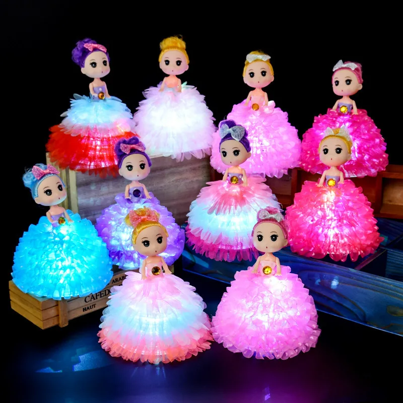 tiny baby dolls for cake decorating