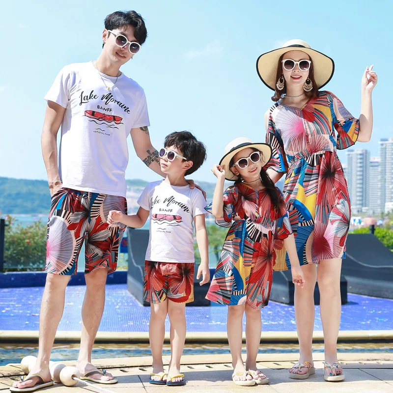 Летние Семейные комплекты платья для мамы и дочки размера плюс хлопковая футболка для папы и сына+ шорты Одинаковая одежда для пар