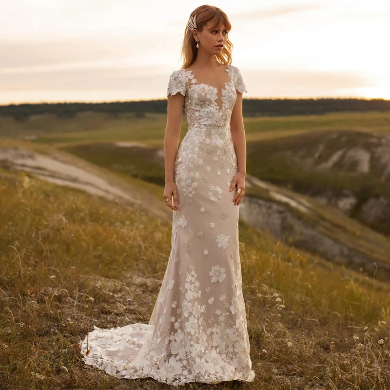 

Lace Mermaid Wedding Dress 2020 Exquisite O-neck Button Back Appliques Sweep Train Short Sleeve Bridal Gowns