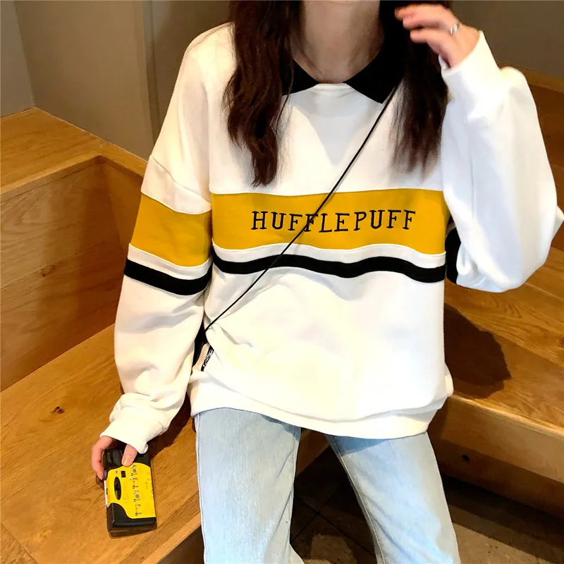 Hufflepuff sweatshirt with collar Clearance