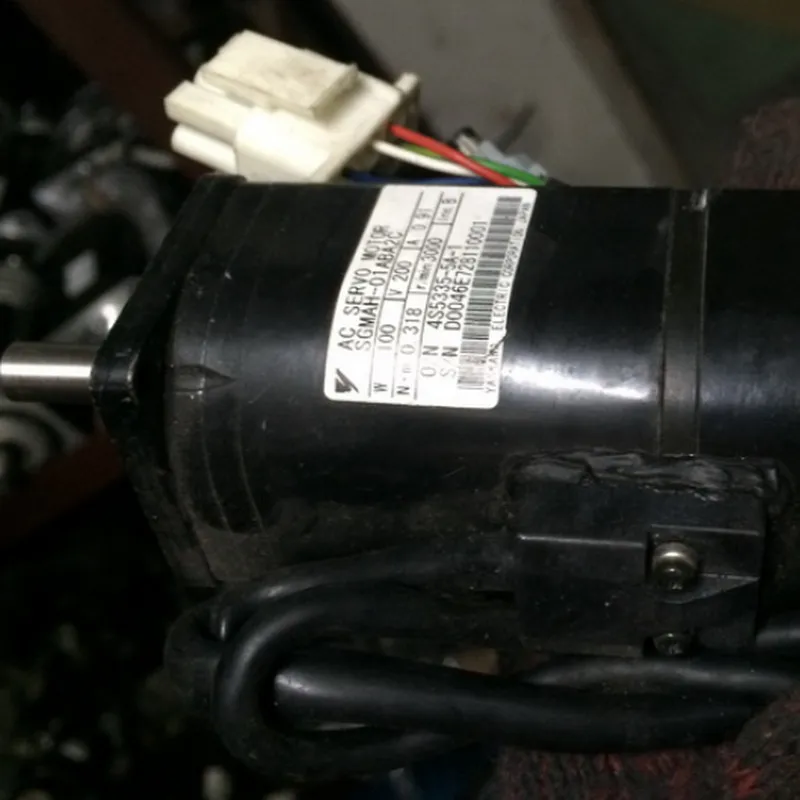 

Used Tested Working SGMAH-01ABA2C AC SERVO MOTOR
