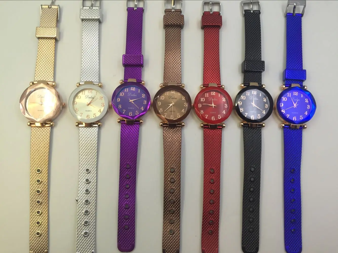 

Dalas Colorful Tape Diamond Set Luminous Watch