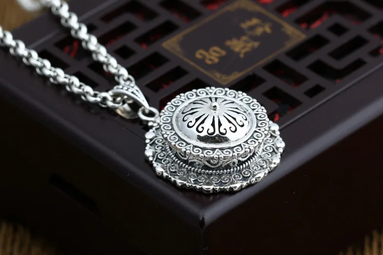 2724258020_2092824473