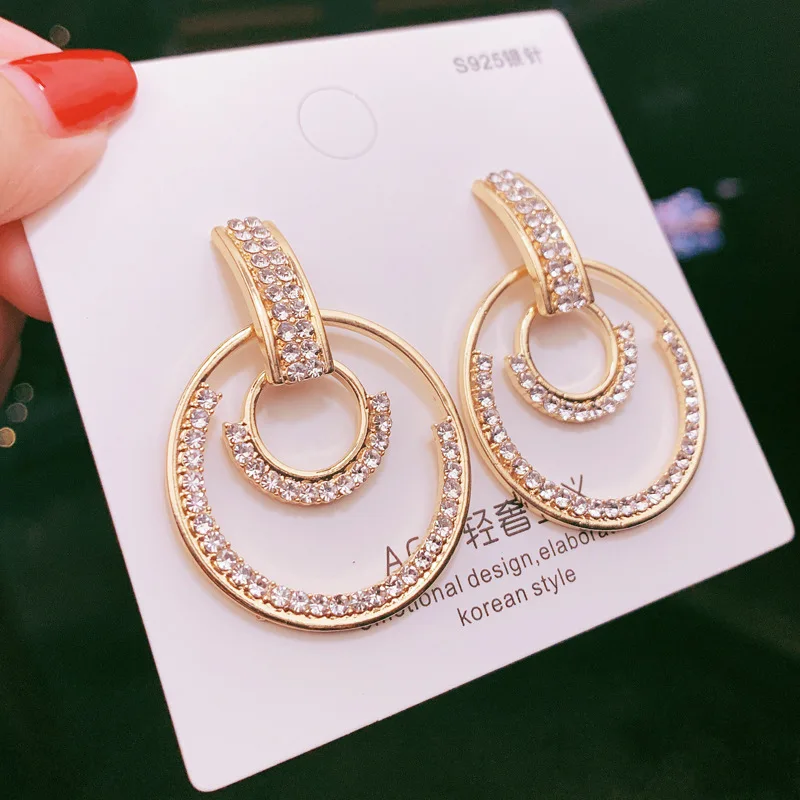 12853023685_1221869551