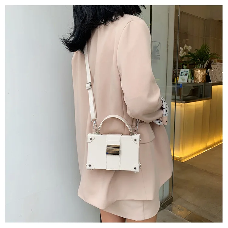 JIULIN Foreign gas woman new Korean version 100 shoulder slant handbag fashion Leisure lexury rivets leisure box bag