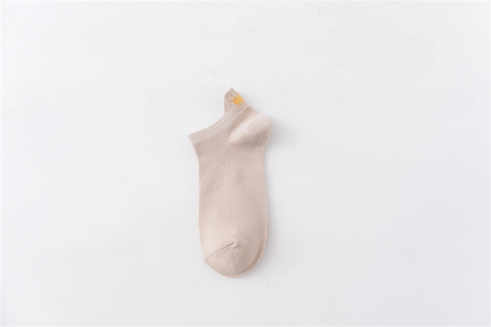 Schicke neue Damen stickerei Krone schöne Harajuku atmungsaktive retikulierte ausgehöhlte weiche Baumwoll-Mesh-Söckchen – Detail 38
