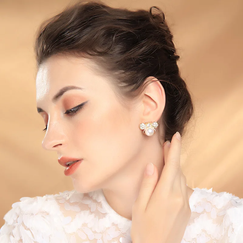 

Fashion Stud Earrings Jewelry Gold Color Exquisite Crystal Acrylic Pearl Insect Bee Earring For Women Girls Hot New Dropshipping