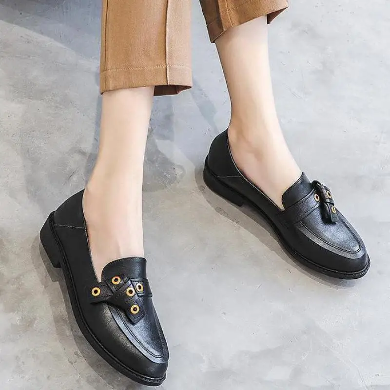 

Spring Autumn Women's Flats Dress Shoes Lady Loafers And Slip Ons Moccasins Round Toe Ladies Leather Shoes Breathable Footwear