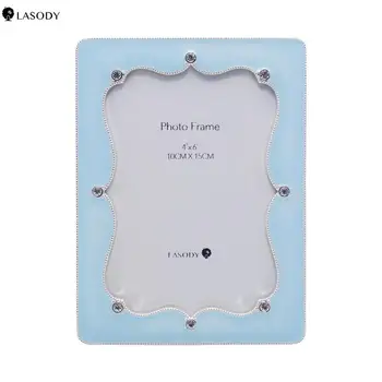 

Metal Picture Frame with Delicate Outer Border of Crystal Silver-plated photo frame Mirrored Frame Made for Display Tabletop