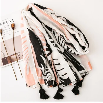 

New Bohemian designer scarf women autumn winter Fashion style long Office Lady print scarf muffler Print Warm Hijab and Wraps