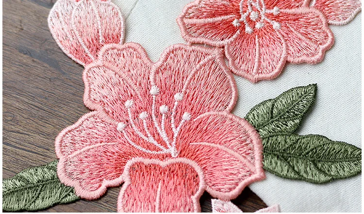 Сшитый вручную пуховик декоративные тканевые наклейки мясистая Лилия вышивка Национальный стиль Cheongsam на Цветочной нашивке