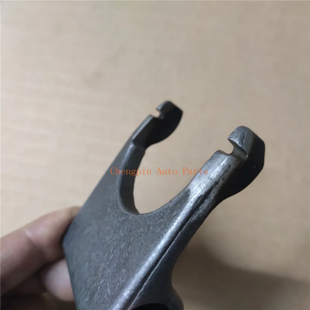 10PCS Auto Spare Parts GENUINE Clutch Fork 9071524 for Chevrolet Sail