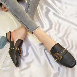Женская обувь; шлепанцы на массивном каблуке с заклепками и закрытым носком; модные шлепанцы на застежке; большие размеры; zapatos mujer; цвет